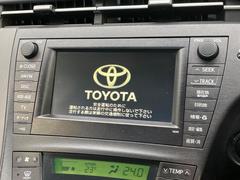 【メーカー純正ナビ】インテリアに溶け込むスタイリッシュな「専用設計」メーカーナビを装備♪視認性や操作性など基本性能にも優れ、より上質なカーライフをお楽しみいただけます。 3