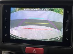 【バックカメラ】駐車時に後方がリアルタイム映像で確認できます。大型商業施設や立体駐車場での駐車時や、夜間のバック時に大活躍！運転スキルに関わらず、今や必須となった装備のひとつです！ 4