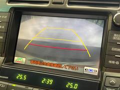 【バックカメラ】駐車時に後方がリアルタイム映像で確認できます。大型商業施設や立体駐車場での駐車時や、夜間のバック時に大活躍！運転スキルに関わらず、今や必須となった装備のひとつです！ 5