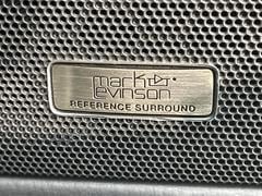 【マークレビンソンサウンドシステム】メーカーオプションの高品位サウンドシステムを搭載。専用のチューニングが施された大小様々なスピーカーから良質なサウンドが奏でられ、臨場感あふれる音響空間を演出します。 6