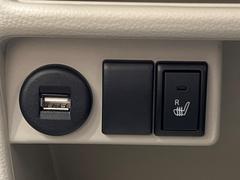 【シートヒーター】寒い日に重宝するシートヒーター！エアコンより早く温まってくれるので寒がりの人も安心ですね♪エアコンの温風は乾燥するから苦手、という方にもをおすすめです。 7