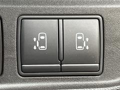 �ڥϥ󥺥ե꡼��ǽ�դ�ξ¦�ѥ���饤�ɥɥ��ۥ��饤�ɥɥ��β���­�������Ƥ��������ȡ���ưŪ�˥��饤�ɥɥ������Ĥ��ޤ�����ʪ��ξ�꤬�դ����ä����֤Ǥ⡢�ɥ��γ��Ĥ��Ǥ��ƤȤäƤ������� 5