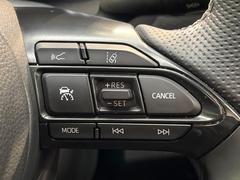 �ڥ졼�������롼������ȥ�����۹�®ƻϩ�Ǥ�Ĺ��Υ���Ԥ��ڤˡ�����ư��®�٤��ݤĥ��롼������ȥ����뤬�����ͷڸ������ƥ��Ϣ�Ȥ��������μ�ξ���Τ��Ƽִ֤��ݤĤ褦��®��Ĵ�ᤷ�Ƥ���ޤ����� 6