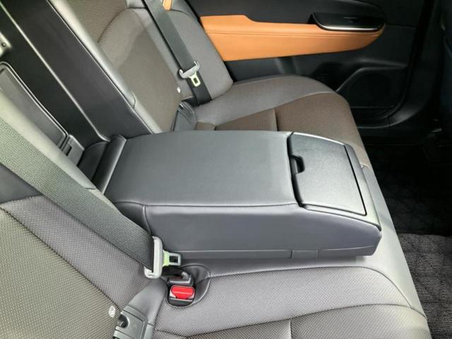 クラウンクロスオーバー ４ＷＤ　ＲＳアドバンスド　サンルーフ／純正エアロ／保証書／ディスプレイオーディオ＋ナビ１１インチ／デジタルインナーミラー／トヨタセーフティセンス／エアーシート　前席／パノラミックビューモニター／車線逸脱防止支援システム　ターボ（42枚目）