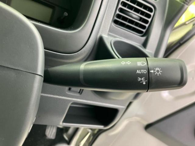 キャリイトラック 4WD KCノウハン 保証書/セーフティサポート(スズキ)/車線逸脱防止支援システム/登録済未使用車/禁煙車/エアバッグ 運転席/キーレスエントリー/パワーステアリング/オートライト/マニュアルエアコン/取扱説明書 4WD(12枚目)