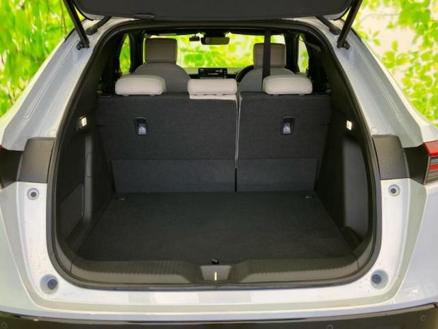 ヴェゼル 4WD eHEV Zプレイパッケージ パノラマルーフ/保証書/ディスプレイオーディオ+ナビ9インチ/ホンダセンシング/シートヒーター/マルチビューカメラシステム/車線逸脱防止支援システム/シート ハーフレザー/電動バックドア サンルーフ(19枚目)
