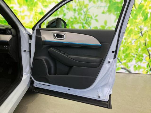 ヴェゼル 4WD eHEV Zプレイパッケージ パノラマルーフ/保証書/ディスプレイオーディオ+ナビ9インチ/ホンダセンシング/シートヒーター/マルチビューカメラシステム/車線逸脱防止支援システム/シート ハーフレザー/電動バックドア サンルーフ(21枚目)