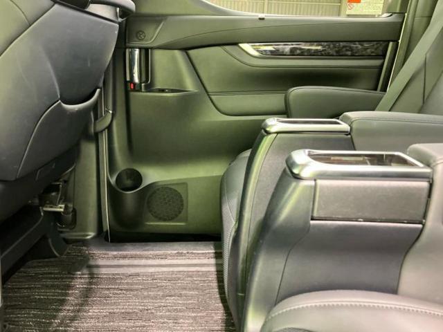 アルファード Ｓ　Ｃパッケージ　新品タイヤ／サンルーフ／保証書／ディスプレイオーディオ＋ナビ９インチ／フリップダウンモニター　純正　１２．１インチ／デジタルインナーミラー／トヨタセーフティセンス／両側電動スライドドア　バックカメラ（24枚目）