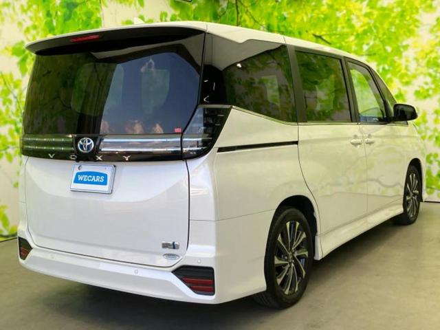 ヴォクシー ハイブリッドＳ－Ｚ　新品タイヤ／保証書／ディスプレイオーディオ＋ナビ１０．５インチ／トヨタセーフティセンス／両側電動スライドドア／シートヒーター／車線逸脱防止支援システム／シート　ハーフレザー　衝突被害軽減システム（3枚目）