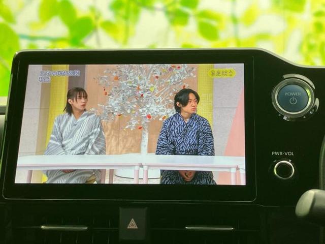 ヴォクシー ハイブリッドＳ－Ｚ　新品タイヤ／保証書／ディスプレイオーディオ＋ナビ１０．５インチ／トヨタセーフティセンス／両側電動スライドドア／シートヒーター／車線逸脱防止支援システム／シート　ハーフレザー　衝突被害軽減システム（13枚目）