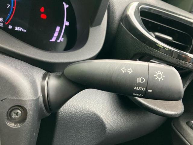 ヤリスクロス ハイブリッドZ 保証書/ディスプレイオーディオ+ナビ8インチ/トヨタセーフティセンス/シートヒーター/パノラミックビューモニター/車線逸脱防止支援システム/シート ハーフレザー/電動バックドア 衝突被害軽減システム(15枚目)