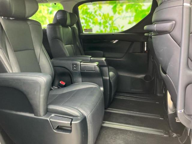 アルファード Ｓ　Ｃパッケージ　新品タイヤ／サンルーフ／社外　１１インチ　メモリーナビ／フリップダウンモニター　社外　１２．８インチ／トヨタセーフティセンス／両側電動スライドドア／エアーシート　前席／シート　合皮／電動バックドア（6枚目）