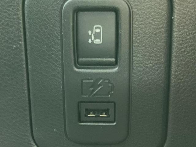 セレナ ハイウェイスターＶ　保証書／純正　１０インチ　ＳＤナビ／フリップダウンモニター　純正　１２．８インチ／インテリジェントルームミラー／衝突安全装置／両側電動スライドドア／シートヒーター　前席／アラウンドビューモニター（40枚目）