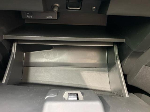 セレナ ハイウェイスターＶ　保証書／純正　１０インチ　ＳＤナビ／フリップダウンモニター　純正　１２．８インチ／インテリジェントルームミラー／衝突安全装置／両側電動スライドドア／シートヒーター　前席／アラウンドビューモニター（47枚目）