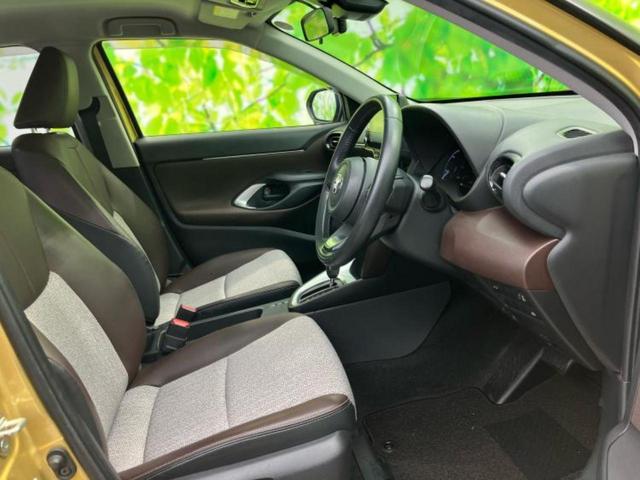 ヤリスクロス ハイブリッドＺ　新品タイヤ／保証書／ディスプレイオーディオ＋ナビ８インチ／トヨタセーフティセンス／シートヒーター／車線逸脱防止支援システム／シート　ハーフレザー／電動バックドア／ドライブレコーダー　社外　バックカメラ（5枚目）