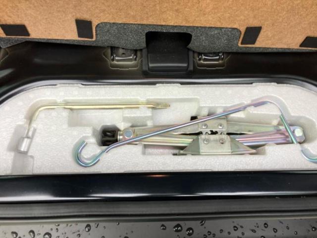 ジムニー ４ＷＤ　ＸＬ　保証書／ディスプレイオーディオ／衝突安全装置／シートヒーター／車線逸脱防止支援システム／Ｂｌｕｅｔｏｏｔｈ接続／横滑り防止装置／アイドリングストップ／エアバッグ　サイド　衝突被害軽減システム　４ＷＤ（24枚目）