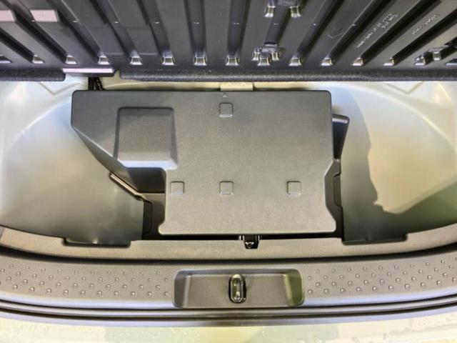 シエンタ ハイブリッドＺ　保証書／ディスプレイオーディオ＋ナビ／衝突安全装置／両側電動スライドドア／パノラミックビューモニター／車線逸脱防止支援システム／ヘッドランプ　ＬＥＤ／Ｂｌｕｅｔｏｏｔｈ接続／ＥＴＣ２．０　全周囲カメラ（26枚目）