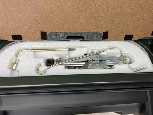 ジムニー ４ＷＤ　ＸＣ　新品タイヤ／保証書／社外　ＳＤナビ／セーフティサポート（スズキ）／シートヒーター　前席／ヘッドランプ　ＬＥＤ／Ｂｌｕｅｔｏｏｔｈ接続／アイドリングストップ／バックモニター／フルセグＴＶ　バックカメラ（24枚目）