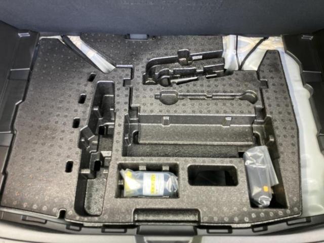 ノート Ｘ　保証書／純正　９インチ　メモリーナビ／エマージェンシーブレーキ／車線逸脱防止支援システム／ヘッドランプ　ＬＥＤ／Ｂｌｕｅｔｏｏｔｈ接続／ＥＢＤ付ＡＢＳ／横滑り防止装置／アイドリングストップ（25枚目）