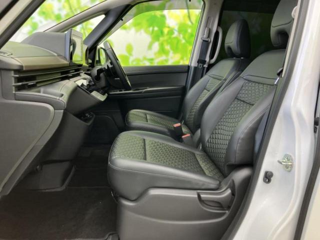 セレナ ハイウェイスターＶ　Ｖセレクション　新品タイヤ／保証書／純正　９インチ　ＳＤナビ／フリップダウンモニター／インテリジェントルームミラー／エマージェンシーブレーキ／両側電動スライドドア／シートヒーター　前席／アラウンドビューモニター（7枚目）