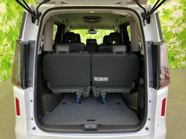 セレナ ハイウェイスターＶ　Ｖセレクション　新品タイヤ／保証書／純正　９インチ　ＳＤナビ／フリップダウンモニター／インテリジェントルームミラー／エマージェンシーブレーキ／両側電動スライドドア／シートヒーター　前席／アラウンドビューモニター（20枚目）