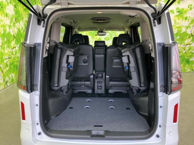 セレナ ハイウェイスターＶ　Ｖセレクション　新品タイヤ／保証書／純正　９インチ　ＳＤナビ／フリップダウンモニター／インテリジェントルームミラー／エマージェンシーブレーキ／両側電動スライドドア／シートヒーター　前席／アラウンドビューモニター（21枚目）