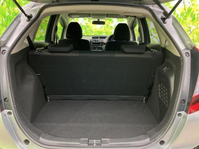 フィットハイブリッド ハイブリッド　新品タイヤ／保証書／ＥＴＣ／ＥＢＤ付ＡＢＳ／横滑り防止装置／アイドリングストップ／パワーウインドウ／エンジンスタートボタン／オートエアコン／パワーステアリング／盗難防止システム／ＵＶカットガラス（19枚目）