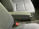 ゆったりと座れるシートは、長時間の運転でも疲れを軽減。シートの素材感も落ち着いた印象を与え、快適なドライブをサポートします。