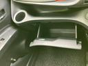 小物を収納できるスペースは、ドライブ中の整理整頓に最適。スムーズなカーライフを送りましょう。使い勝手の良さも魅力です。