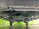 車両前方側の下廻り画像です。エンジン付近から車両中央部までの状態を確認いただけます。◆ご購入前に気になる下廻りの様子を把握したい方は、店頭スタッフまでお問い合わせ下さい。