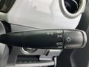 操作しやすいウインカーレバーで、周囲の安全を確認しながらスムーズな車線変更をサポートします。