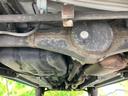 車両後方側の下廻り状態をご確認いただけます。フロア部や足回りなど、普段見えにくい箇所の参考としてご覧下さい。◆詳細は店頭スタッフまでお問い合わせ下さい。