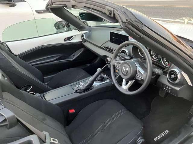 ロードスター Ｓ　スペシャルＰ　シートヒーター　６ＭＴ　ＥＴＣ　クルコン　地デジ　スマートキー　メモリーナビ　シートヒーター　衝突安全ボディ　ＵＳＢ　ＡＢＳ　エアバッグ　アルミホイール　ＥＴＣ　オートエアコン　記録簿　Ｐセンサー（2枚目）