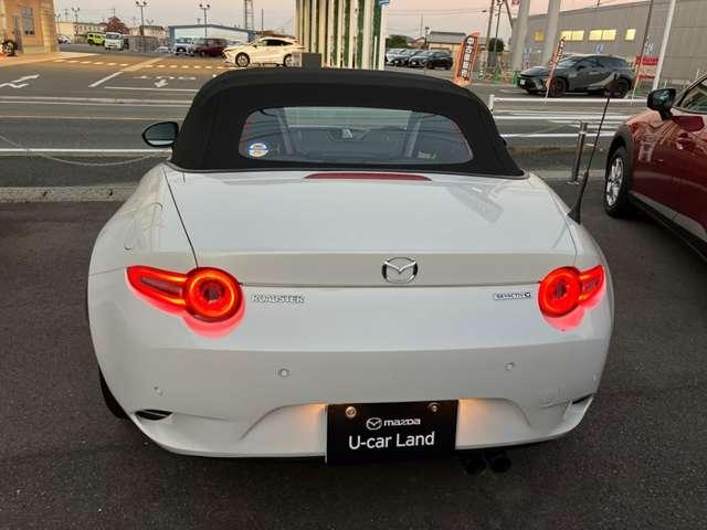 ロードスター Ｓ　スペシャルＰ　シートヒーター　６ＭＴ　ＥＴＣ　クルコン　地デジ　スマートキー　メモリーナビ　シートヒーター　衝突安全ボディ　ＵＳＢ　ＡＢＳ　エアバッグ　アルミホイール　ＥＴＣ　オートエアコン　記録簿　Ｐセンサー（9枚目）