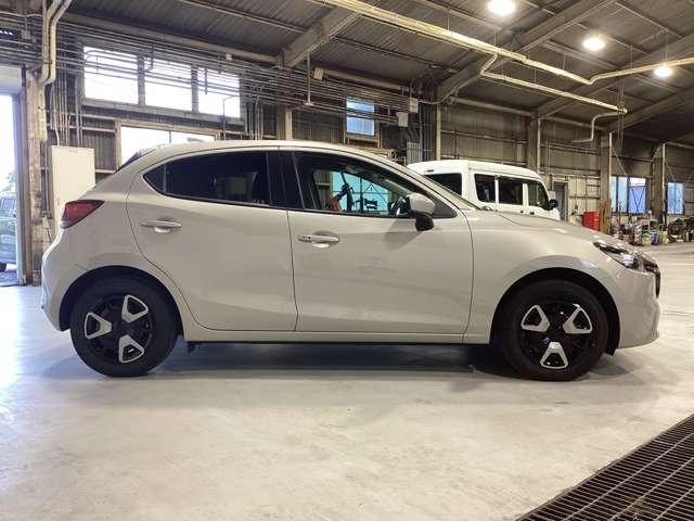 ＭＡＺＤＡ２ １．５　１５ＢＤ　当社サービスカーアップ車レーンキープアシ　ブルートゥース　スマートシティブレーキサポート　前後ソナー　フルセグＴＶ　オートマチックハイビーム　ＥＴＣ　アドバンストキー　ＵＳＢ　エアコン　メモリーナビ（5枚目）
