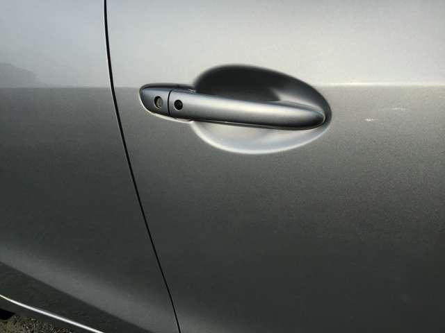 デミオ １．３　１３Ｓ　回転シート車　衝突被害軽減ブレーキフルセグＴＶナビ　（10枚目）