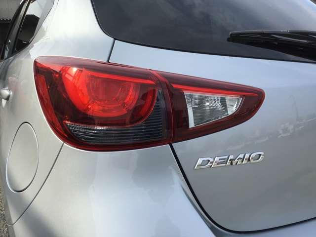 デミオ １．３　１３Ｓ　回転シート車　衝突被害軽減ブレーキフルセグＴＶナビ　（14枚目）