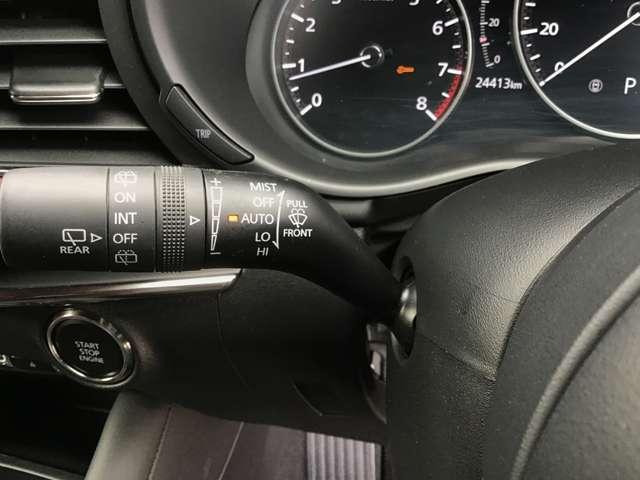 MAZDA3ファストバック 2.0 20S バーガンディ セレクション 2カメラドラレコアダプティブクルーズコン 衝突軽減ブレーキ レーダークルコン i-stop ETC車載器 LED 前席シートヒーター 地デジ ミュージックプレイヤー接続可 ナビ&TV オートハイビーム(10枚目)
