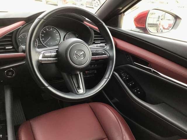 MAZDA3ファストバック 2.0 20S バーガンディ セレクション 2カメラドラレコアダプティブクルーズコン 衝突軽減ブレーキ レーダークルコン i-stop ETC車載器 LED 前席シートヒーター 地デジ ミュージックプレイヤー接続可 ナビ&TV オートハイビーム(17枚目)