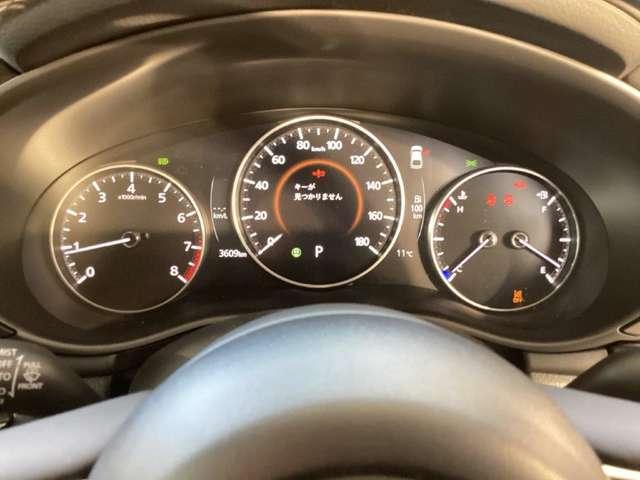 ＭＡＺＤＡ３ファストバック １．５　１５Ｓ　レトロスポーツエディション　アイドリングストップ　メモリーナビ　３６０度ビュー　アルミホイール　運転席パワーシート　ＥＴＣ　ＬＥＤヘッドライト　フルセグ　スマートシティブレーキサポート　パーキングセンサー　前席シートヒーター（3枚目）