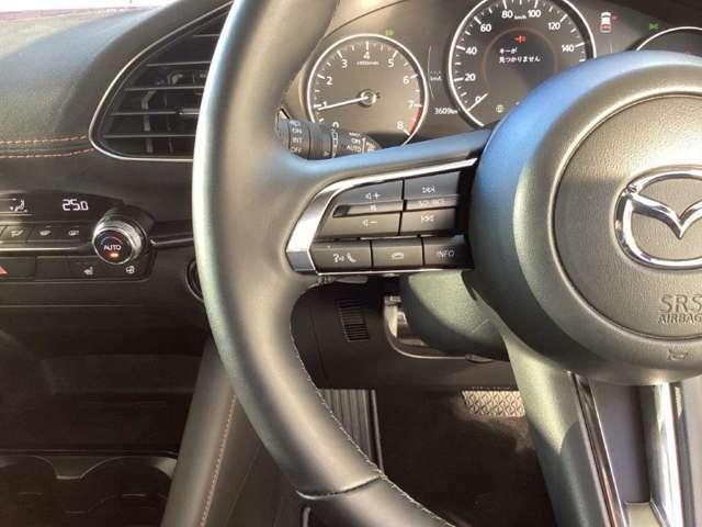 ＭＡＺＤＡ３ファストバック １．５　１５Ｓ　レトロスポーツエディション　アイドリングストップ　メモリーナビ　３６０度ビュー　アルミホイール　運転席パワーシート　ＥＴＣ　ＬＥＤヘッドライト　フルセグ　スマートシティブレーキサポート　パーキングセンサー　前席シートヒーター（5枚目）