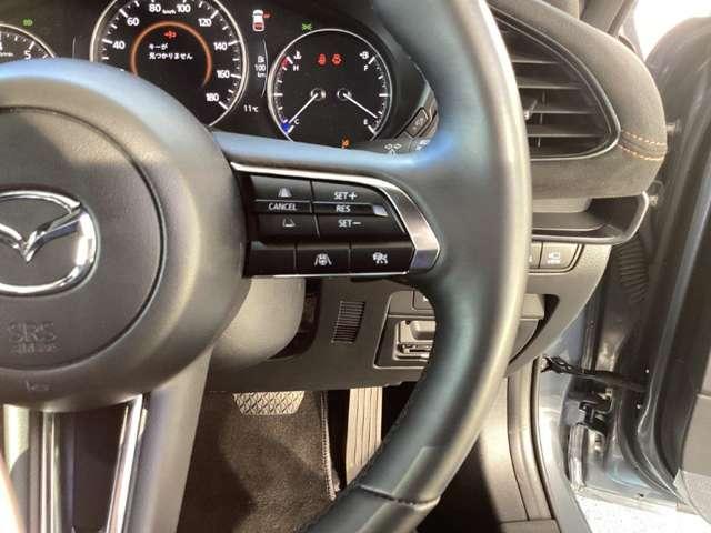 ＭＡＺＤＡ３ファストバック １．５　１５Ｓ　レトロスポーツエディション　アイドリングストップ　メモリーナビ　３６０度ビュー　アルミホイール　運転席パワーシート　ＥＴＣ　ＬＥＤヘッドライト　フルセグ　スマートシティブレーキサポート　パーキングセンサー　前席シートヒーター（6枚目）