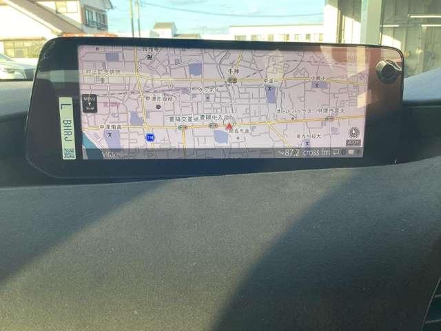 ＭＡＺＤＡ３ファストバック １．５　１５Ｓ　レトロスポーツエディション　アイドリングストップ　メモリーナビ　３６０度ビュー　アルミホイール　運転席パワーシート　ＥＴＣ　ＬＥＤヘッドライト　フルセグ　スマートシティブレーキサポート　パーキングセンサー　前席シートヒーター（10枚目）