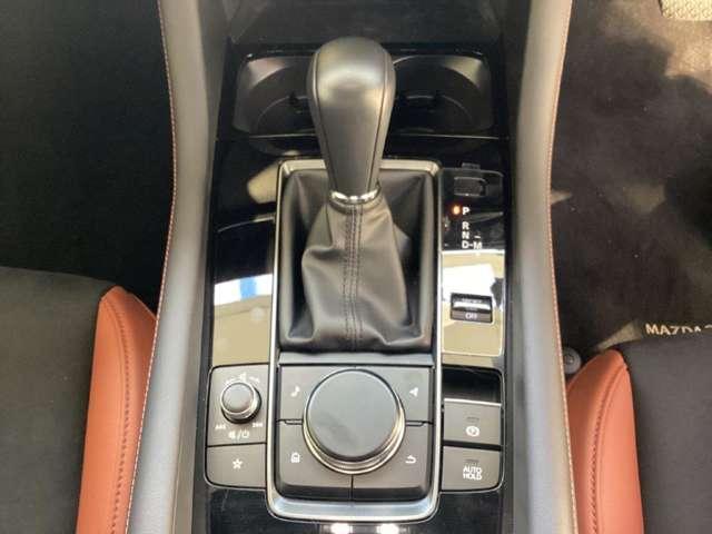 ＭＡＺＤＡ３ファストバック １．５　１５Ｓ　レトロスポーツエディション　アイドリングストップ　メモリーナビ　３６０度ビュー　アルミホイール　運転席パワーシート　ＥＴＣ　ＬＥＤヘッドライト　フルセグ　スマートシティブレーキサポート　パーキングセンサー　前席シートヒーター（12枚目）