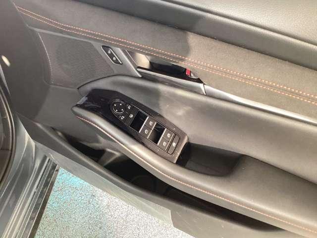 ＭＡＺＤＡ３ファストバック １．５　１５Ｓ　レトロスポーツエディション　アイドリングストップ　メモリーナビ　３６０度ビュー　アルミホイール　運転席パワーシート　ＥＴＣ　ＬＥＤヘッドライト　フルセグ　スマートシティブレーキサポート　パーキングセンサー　前席シートヒーター（14枚目）