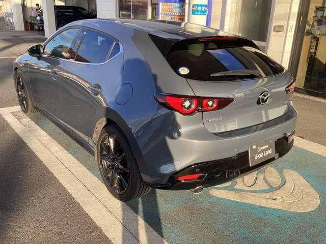 ＭＡＺＤＡ３ファストバック １．５　１５Ｓ　レトロスポーツエディション　アイドリングストップ　メモリーナビ　３６０度ビュー　アルミホイール　運転席パワーシート　ＥＴＣ　ＬＥＤヘッドライト　フルセグ　スマートシティブレーキサポート　パーキングセンサー　前席シートヒーター（19枚目）