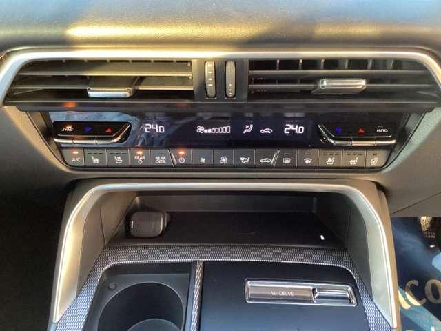 ＣＸ－８０ ３．３　ＸＤハイブリッド　エクスクルーシブ　スポーツ　ディー　ＸＤ　ＨＹＢＲＩＤ　Ｅｘｃｌｕｓｉｖｅ　Ｓｐｏｒｔｓ（６人）　レーダークルーズ　クリアランスソナー　パワーシート　３列シート　シートヒーター　オートマチックハイビーム　バックカメラ　４ＷＤ　革シート（12枚目）