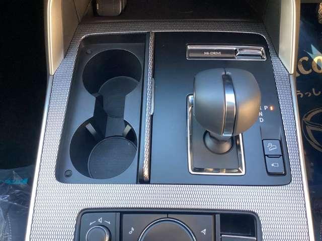 ＣＸ－８０ ３．３　ＸＤハイブリッド　エクスクルーシブ　スポーツ　ディー　ＸＤ　ＨＹＢＲＩＤ　Ｅｘｃｌｕｓｉｖｅ　Ｓｐｏｒｔｓ（６人）　レーダークルーズ　クリアランスソナー　パワーシート　３列シート　シートヒーター　オートマチックハイビーム　バックカメラ　４ＷＤ　革シート（14枚目）