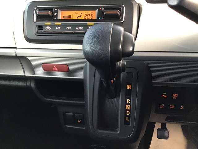 �n���h���ɃV�t�g���o�[���߂����Ƃŉ^�]���삪���₷���������L�X�ƂȂ�܂��B