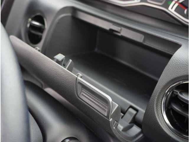 Ｎ－ＢＯＸカスタム Ｌターボ　誤発進抑制　フルフラットシート　車線逸脱　横滑り防止機能　Ｉストップ　クルコン　前席シートヒーター　スマキー　ＬＥＤヘッドライト　サイドカーテンエアバック　運転席エアバック　ベンチシート　ＡＢＳ　ＰＳ（40枚目）